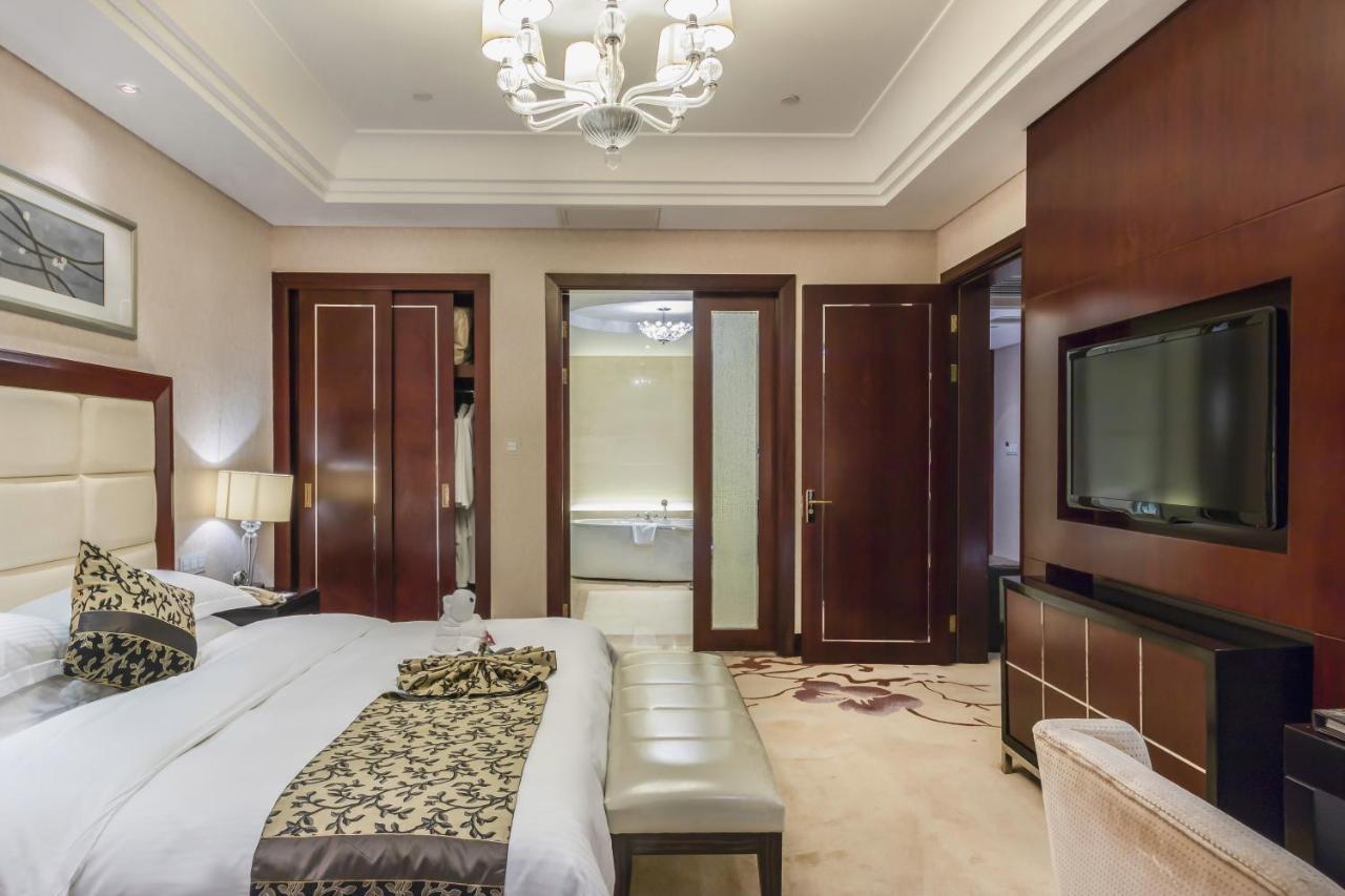 Wyndham Xinyang Downtown Hotel Exterior photo