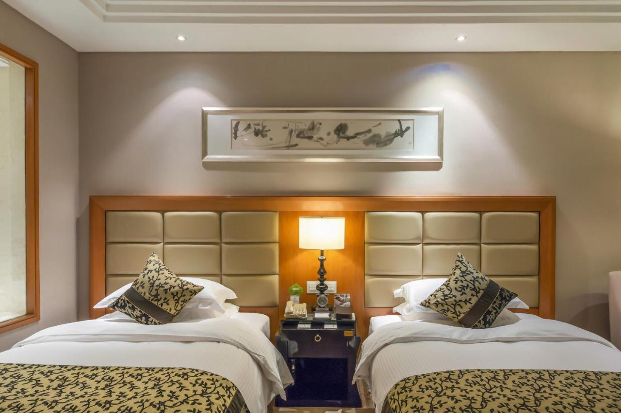 Wyndham Xinyang Downtown Hotel Exterior photo