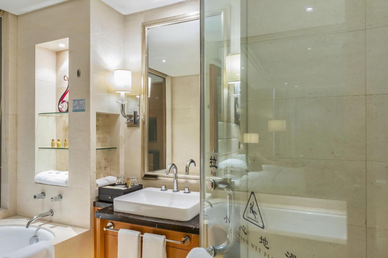 Wyndham Xinyang Downtown Hotel Exterior photo