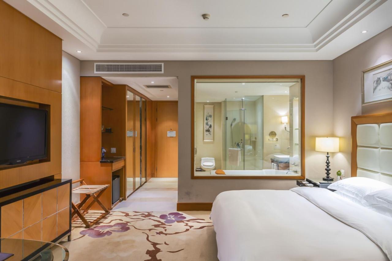 Wyndham Xinyang Downtown Hotel Exterior photo