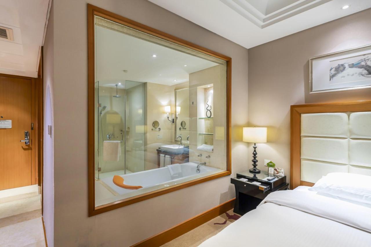 Wyndham Xinyang Downtown Hotel Exterior photo