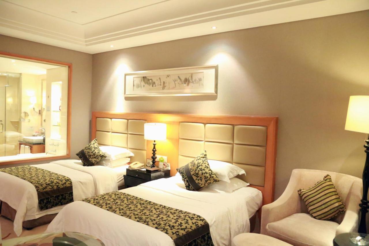 Wyndham Xinyang Downtown Hotel Exterior photo