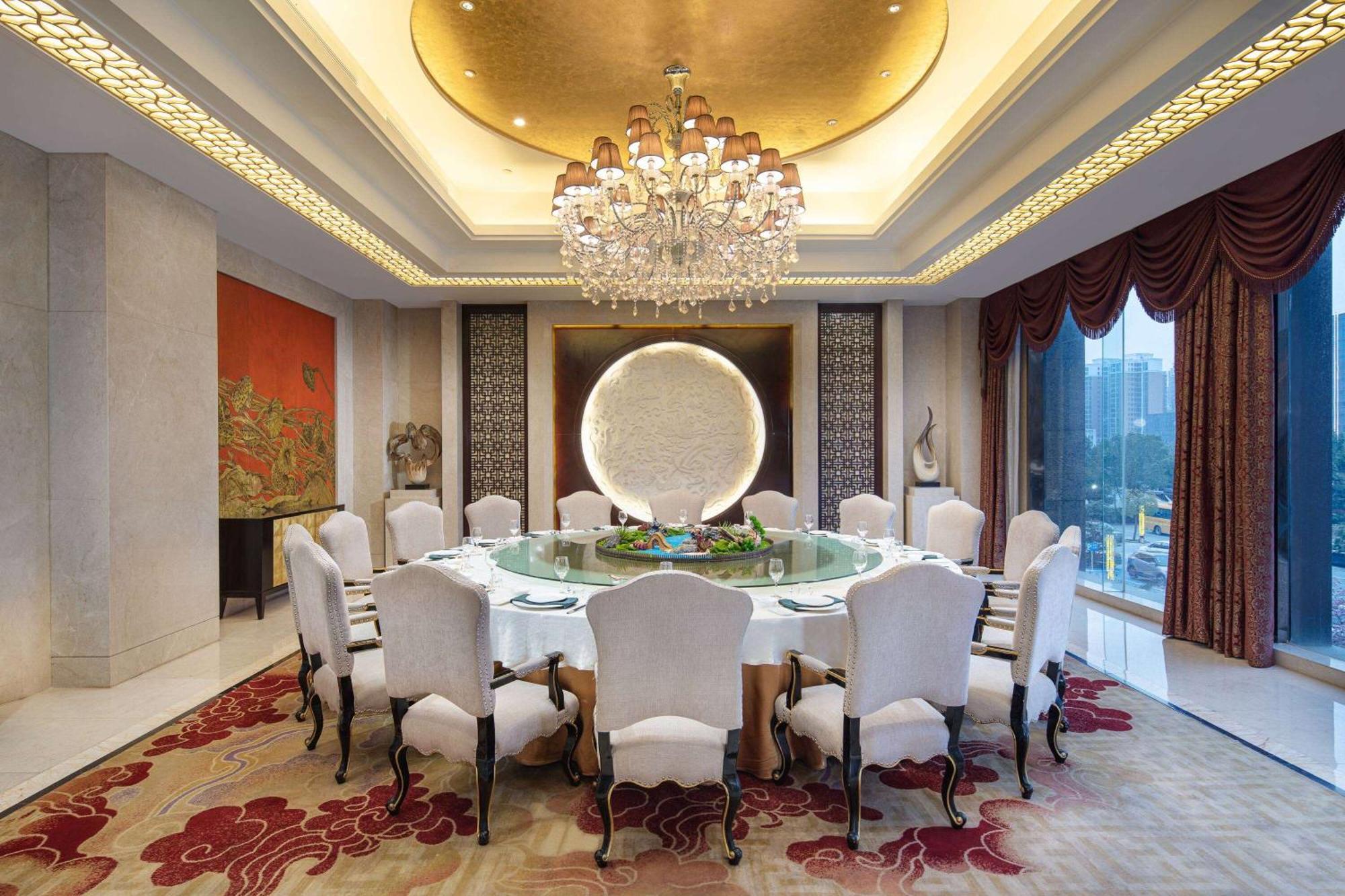Wyndham Xinyang Downtown Hotel Exterior photo