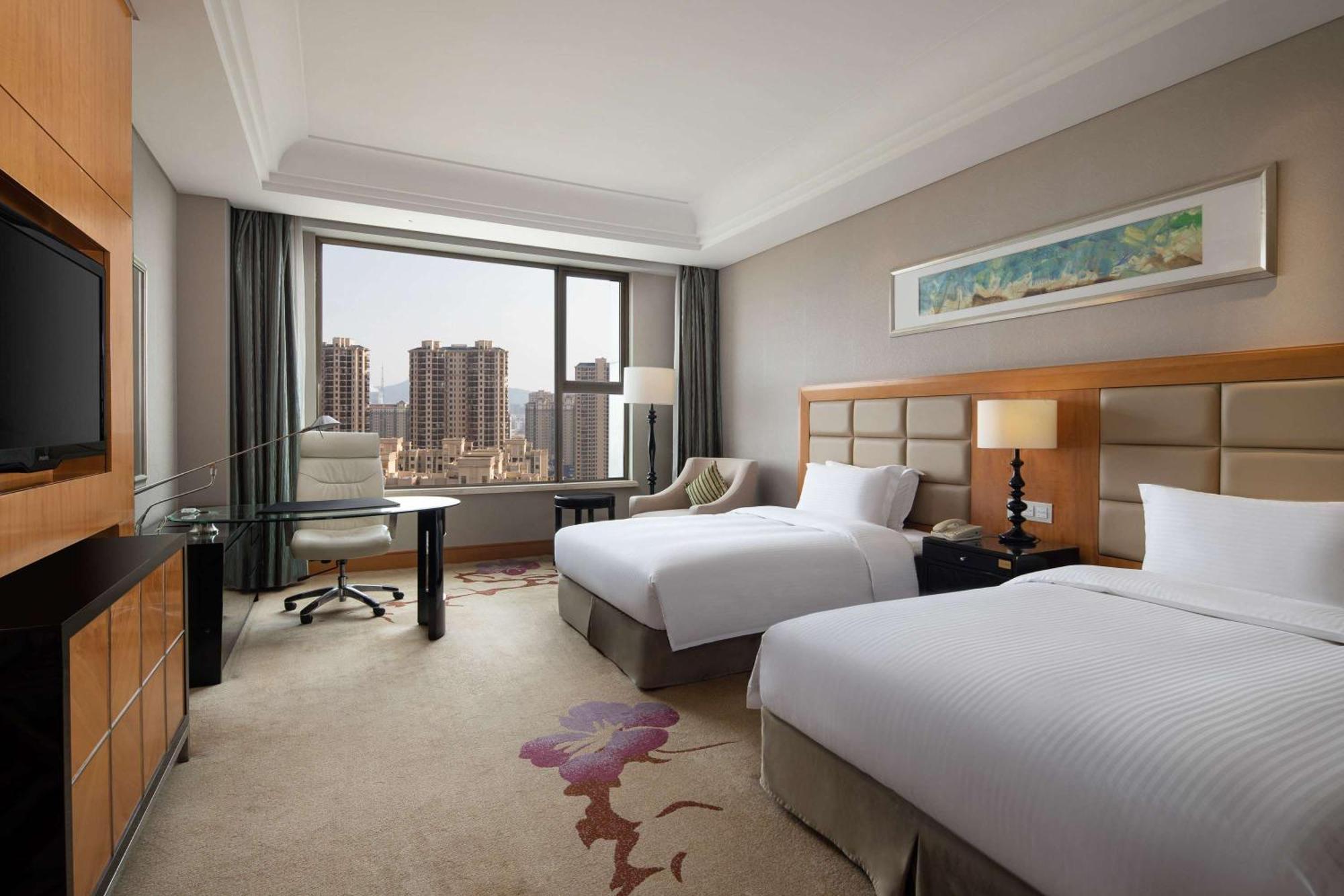 Wyndham Xinyang Downtown Hotel Exterior photo